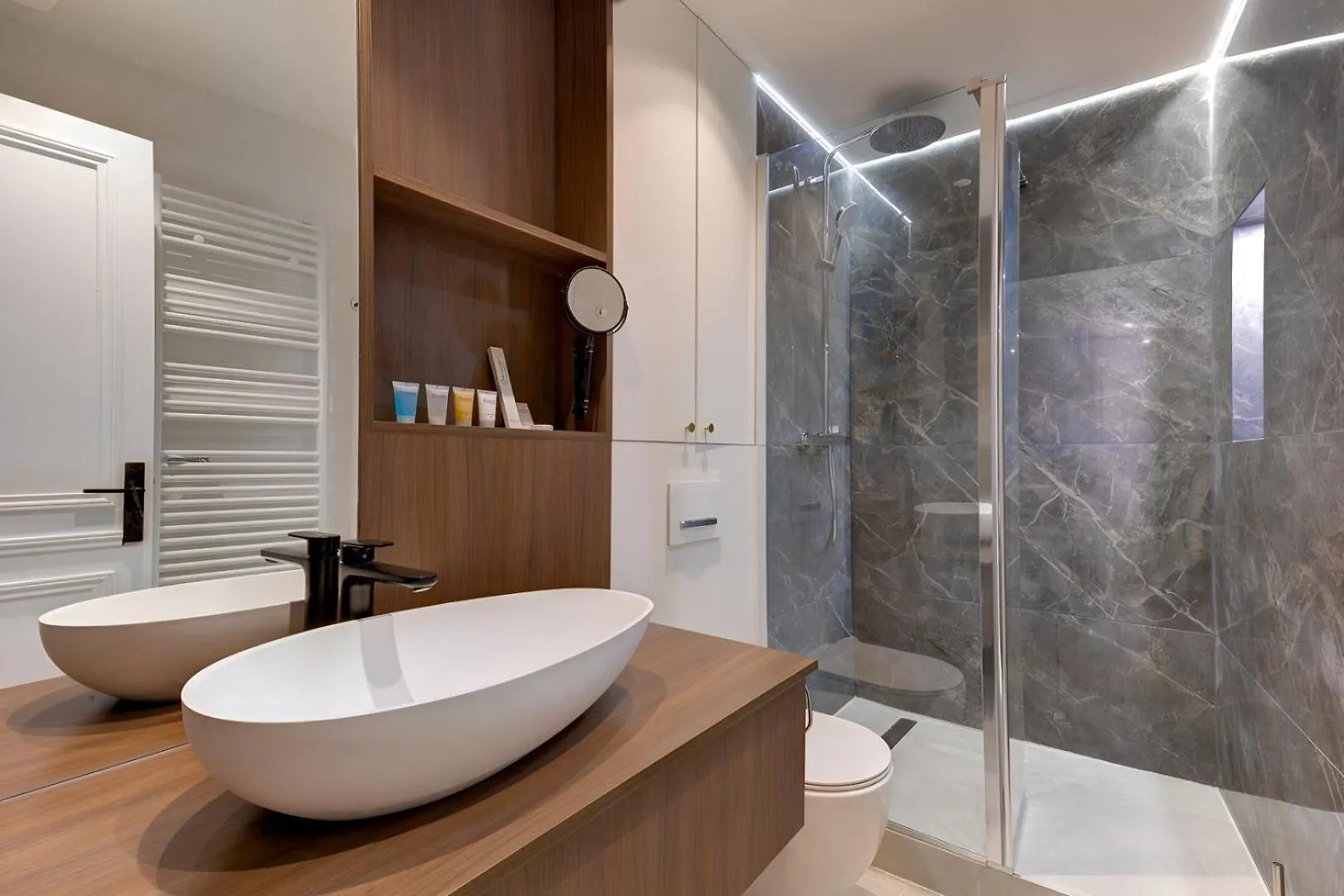 Bluestay 165 - Spacieux Appartement A Paris