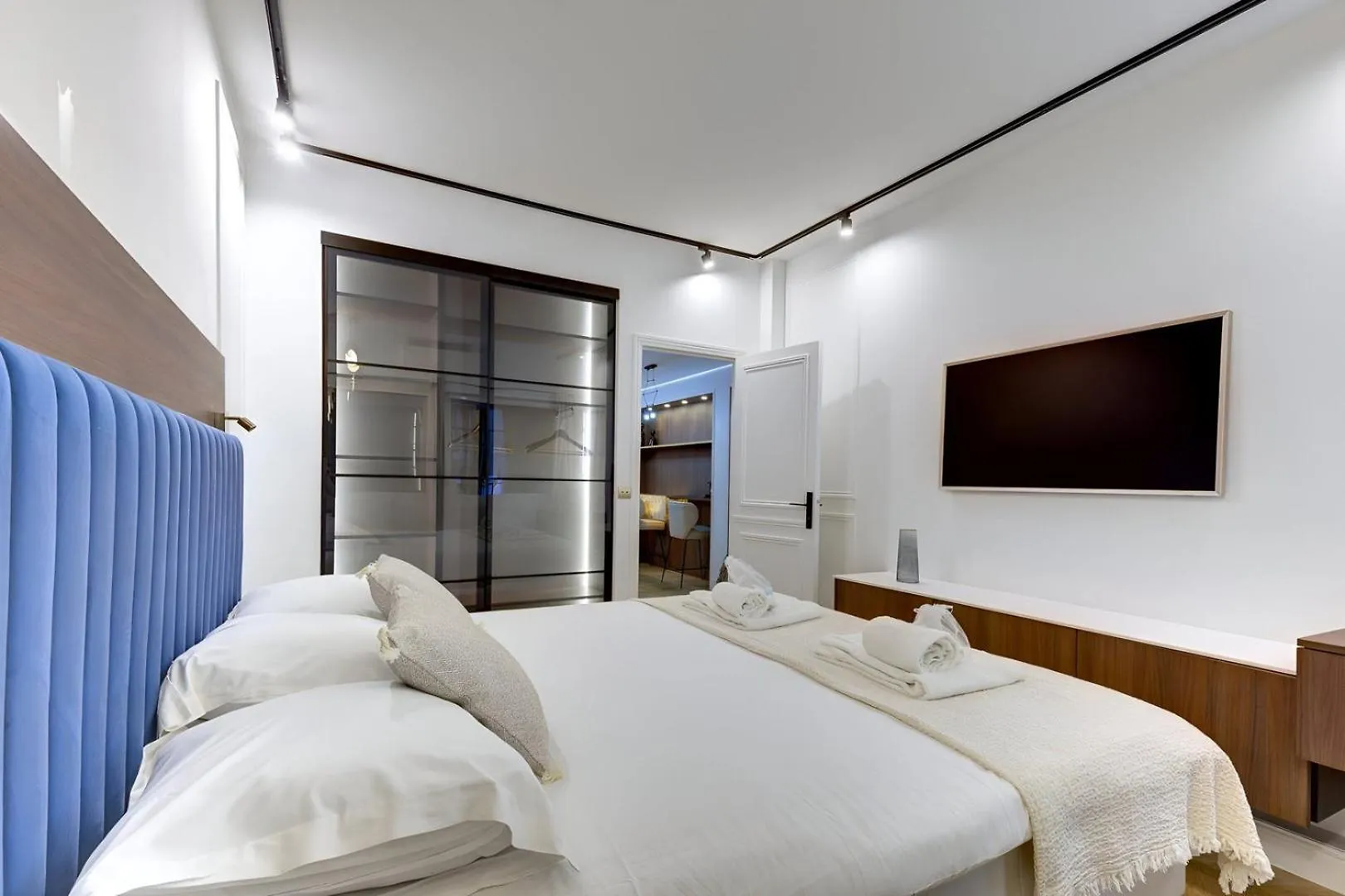 Bluestay 165 - Spacieux Appartement A Paris Apartment