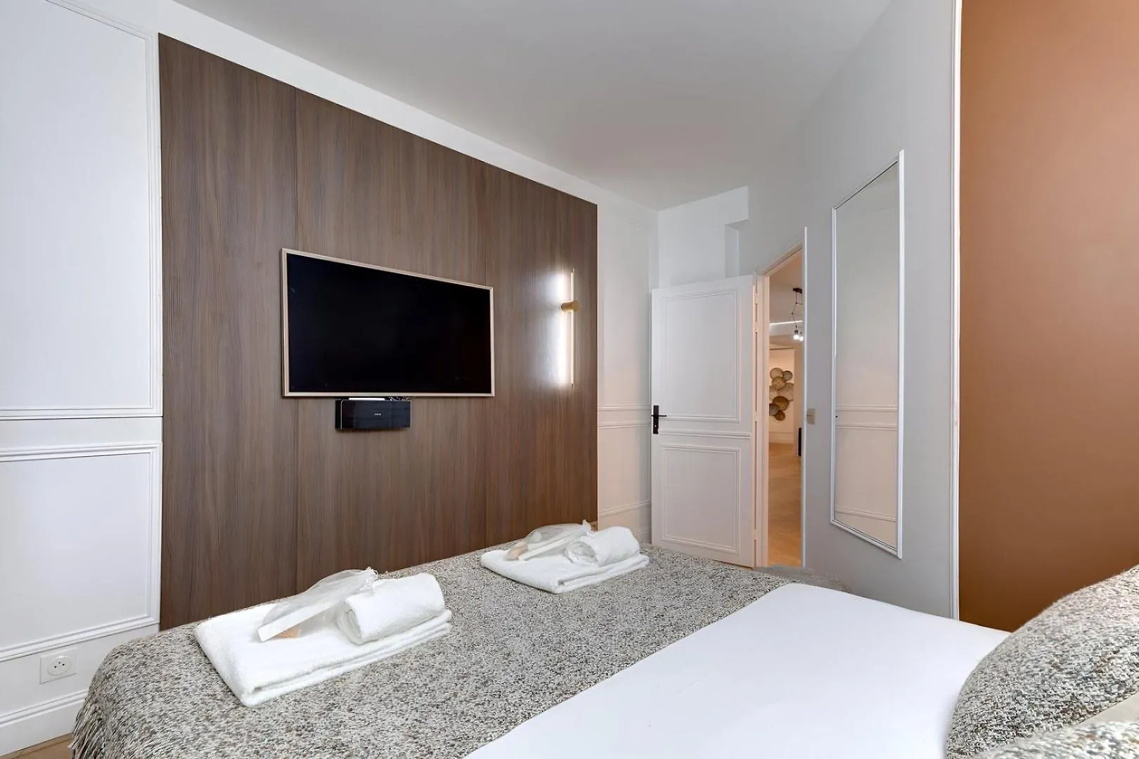 Bluestay 165 - Spacieux Appartement A Paris Apartment