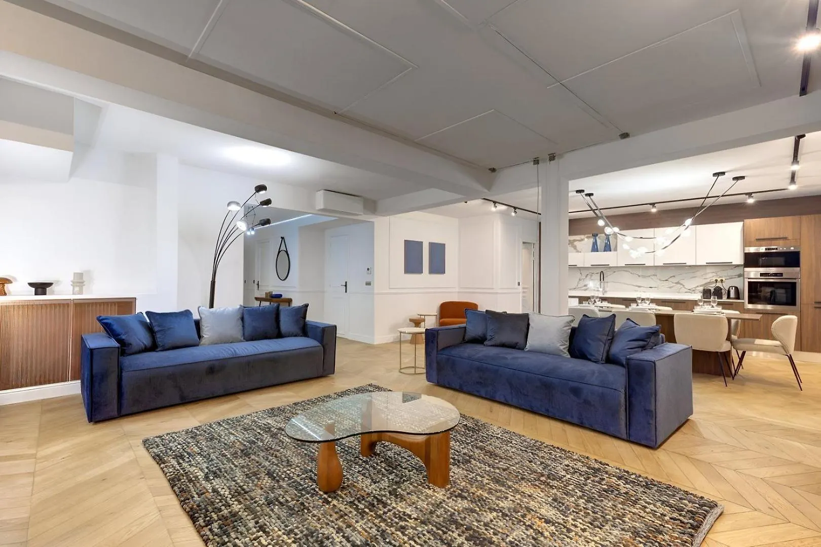 Bluestay 165 - Spacieux Appartement A Paris